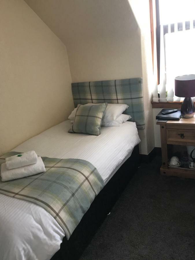Garfield Guesthouse ดิงวอลล์ ภายนอก รูปภาพ